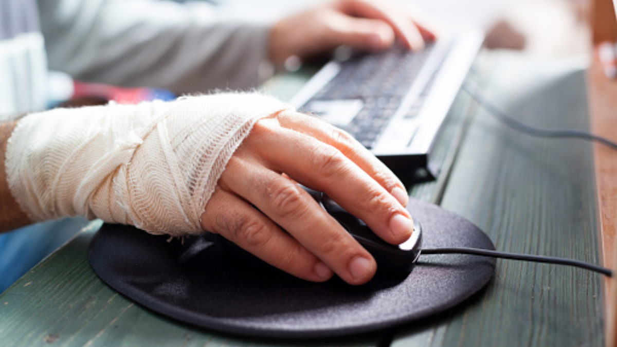 Trabalhador pode ter estabilidade provisória em caso de afastamento por acidente ou doença - Pixabay