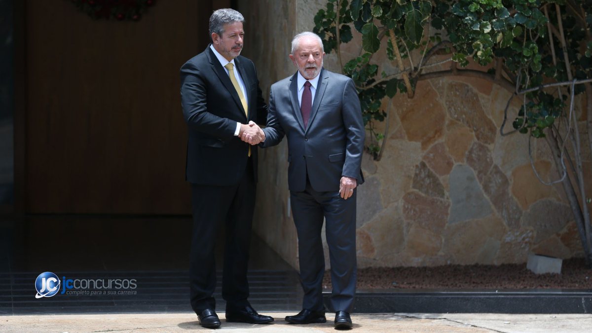 Presidente eleito Lula ao lado do presidente da Câmara Athur Lira