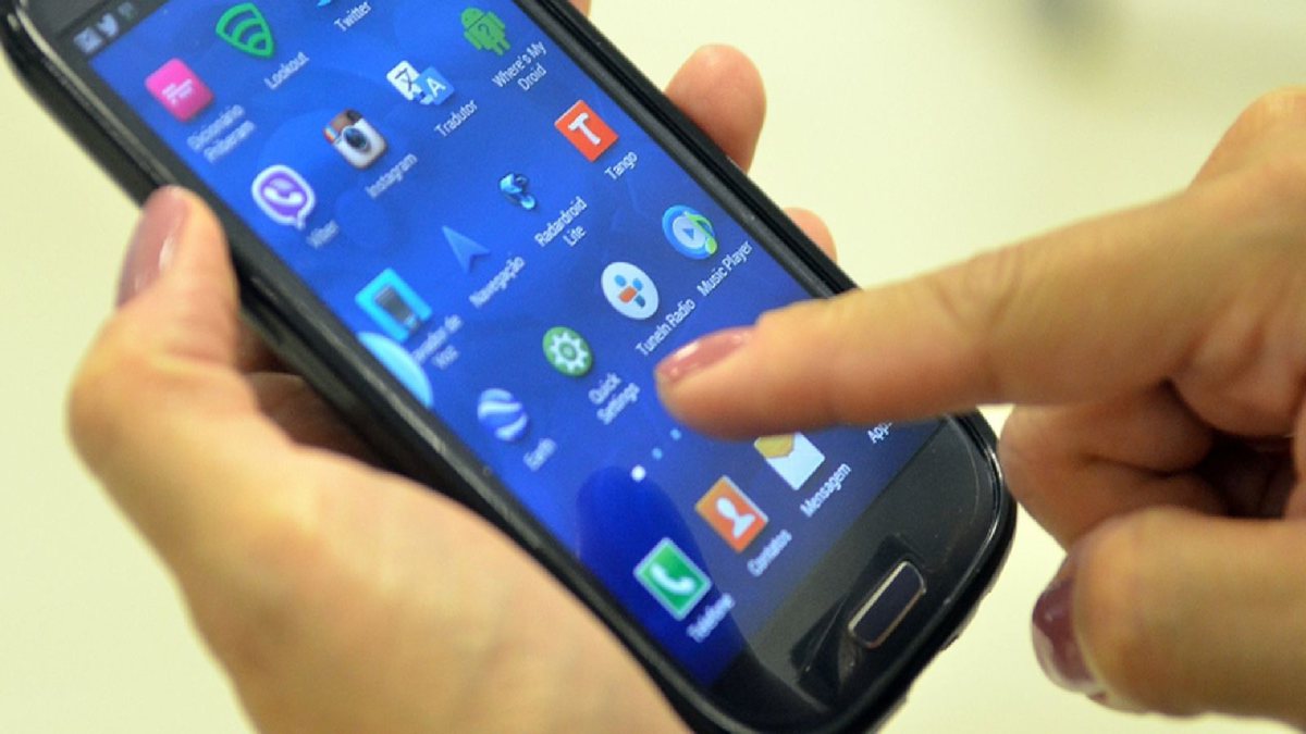Relator considera abusiva a prática das operadoras de telecomunicações sobre créditos no celular