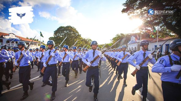 Concurso da Aeronáutica: alunos do CFS durante solenidade na EEAR - Foto: Divulgação