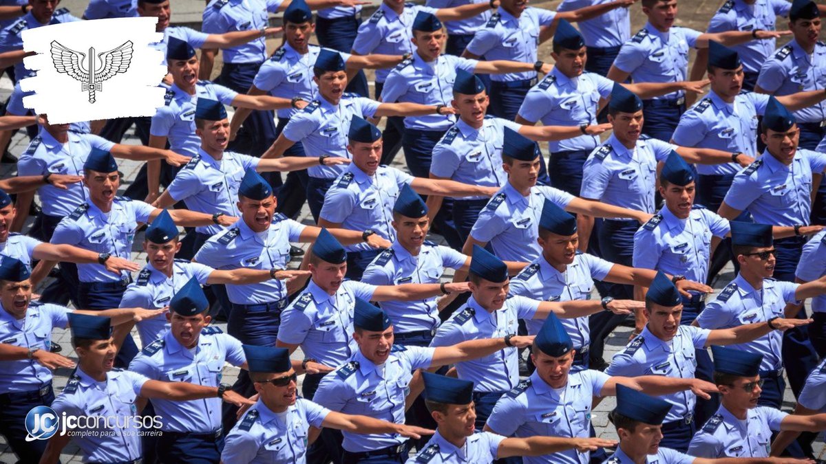 Concurso da Aeronáutica: alunos da Escola Preparatória de Cadetes do Ar durante desfile em Barbacena (MG) - Agência Força Aérea