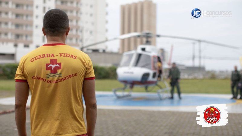 Processo seletivo dos Bombeiros SP: guarda-vidas de costas