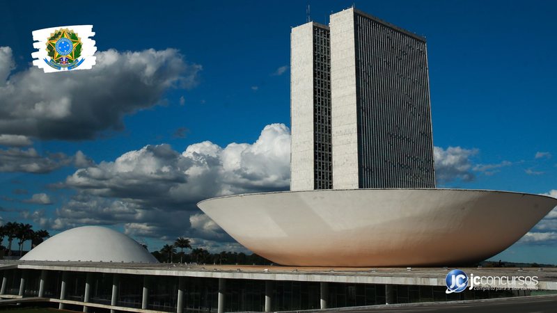 Concurso da Câmara dos Deputados: cúpula maior, voltada para cima, abriga o Plenário da Câmara dos Deputados - Crédito: Marcello Casal Jr/ Agência Brasil