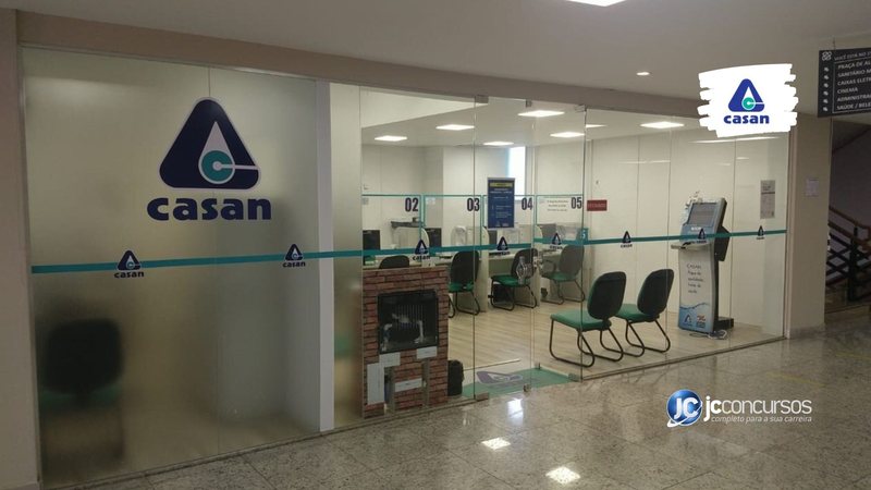 Concurso CASAN: entrada de agência da Companhia Catarinense de Águas e Saneamento
