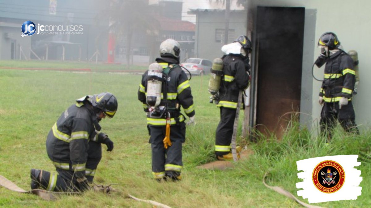 Concurso do Corpo de Bombeiros MS: agentes durante simulado de combate a incêndio