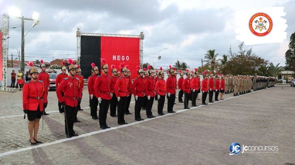 Concurso do Corpo de Bombeiros da Paraíba: oficiais da corporação perfilados durante solenidade - Foto: Divulgação