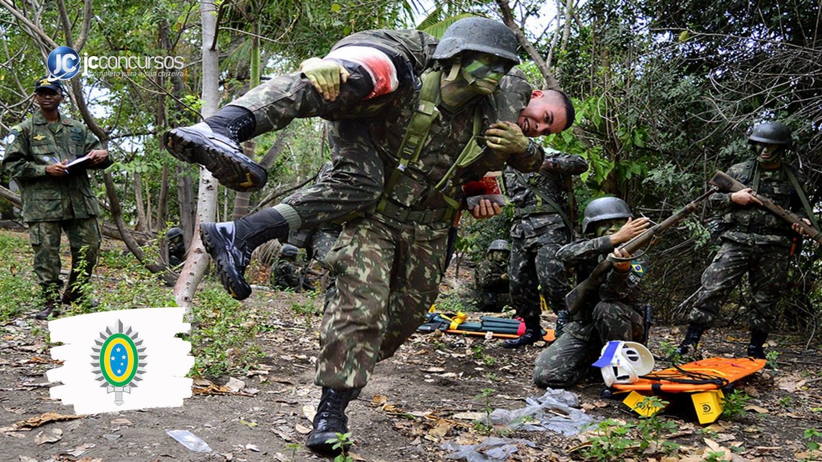 Concurso do Exército: militares durante exercício de atendimento médico