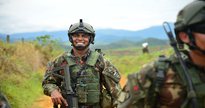 Concurso Exército: militar sorri para foto - Divulgação