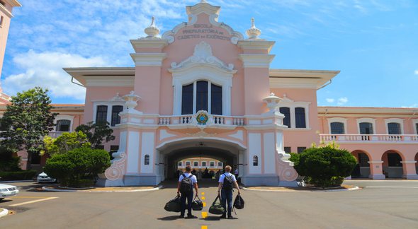 Concurso do Exército: candidatos se apresentam para realização de exames da EsPCEx - Divulgação