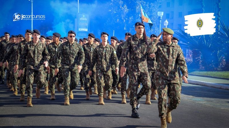 Concurso do Exército: militares durante solenidade no pátio do IME - Foto: Divulgação
