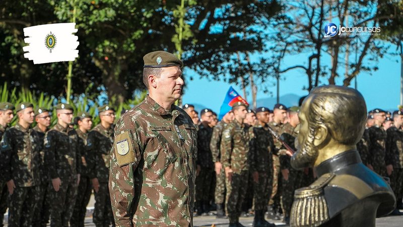 Concurso do Exército: militares durante solenidade no pátio do IME - Foto: Divulgação