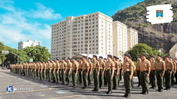 Concurso do Exército: estudantes perfilados durante solenidade no IME - Foto: Divulgação