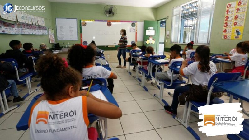 Concurso da FME de Niterói RJ: alunos da rede municipal em sala de aula - Divulgação