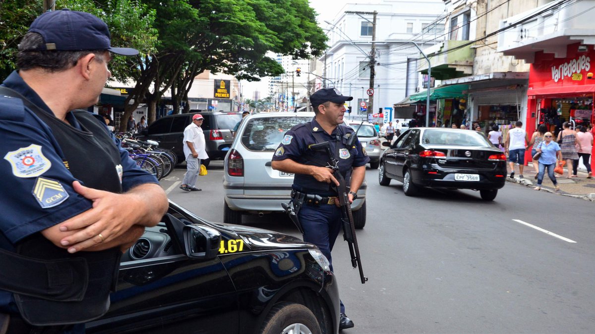 Concurso da Guarda Municipal de Rio Claro: agentes da corporação durante operação na região central da cidade