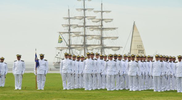 Concurso Marinha: militares perfilados durante cerimônia de formatura - Divulgação