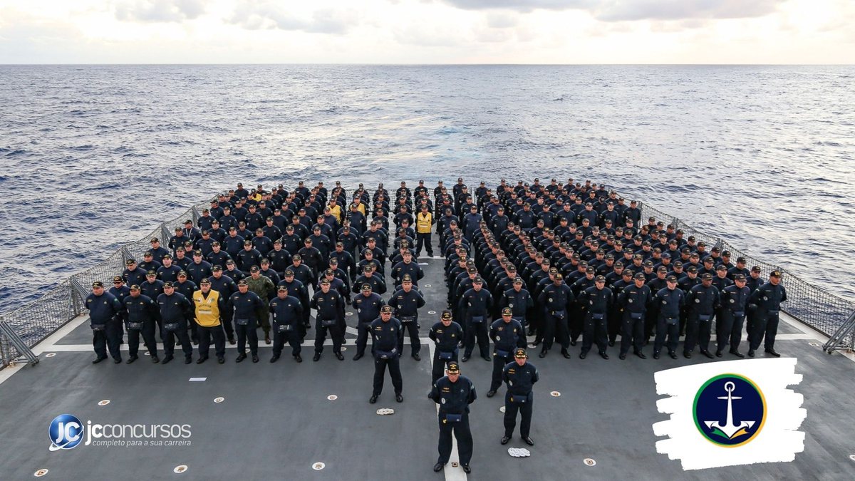 Concurso da Marinha: militares perfilados em convés de embarcação - Divulgação