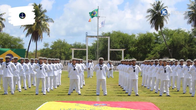 Concurso da Marinha: aprendizes-marinheiros perfilados durante solenidade - Foto: Divulgação