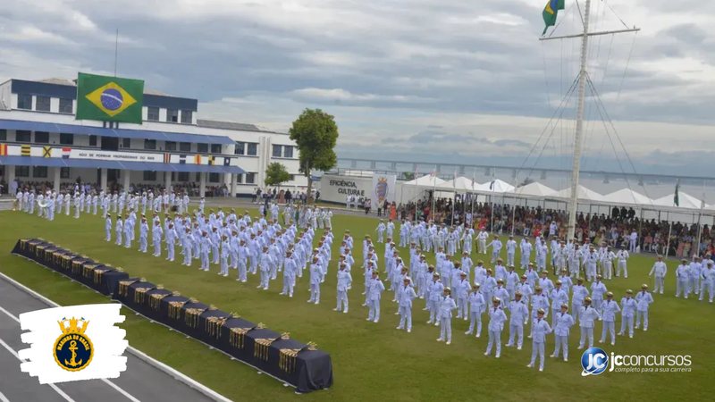 Concurso da Marinha: oficiais durante cerimônia de formatura no Ciaw - Foto: Divulgação