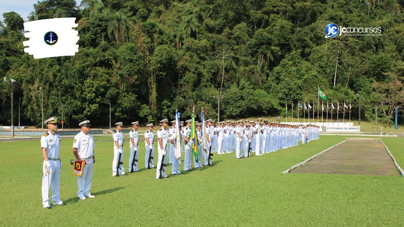 Concurso da Marinha: alunos do Colégio Naval durante solenidade no pátio da instituição de ensino - Foto: Divulgação
