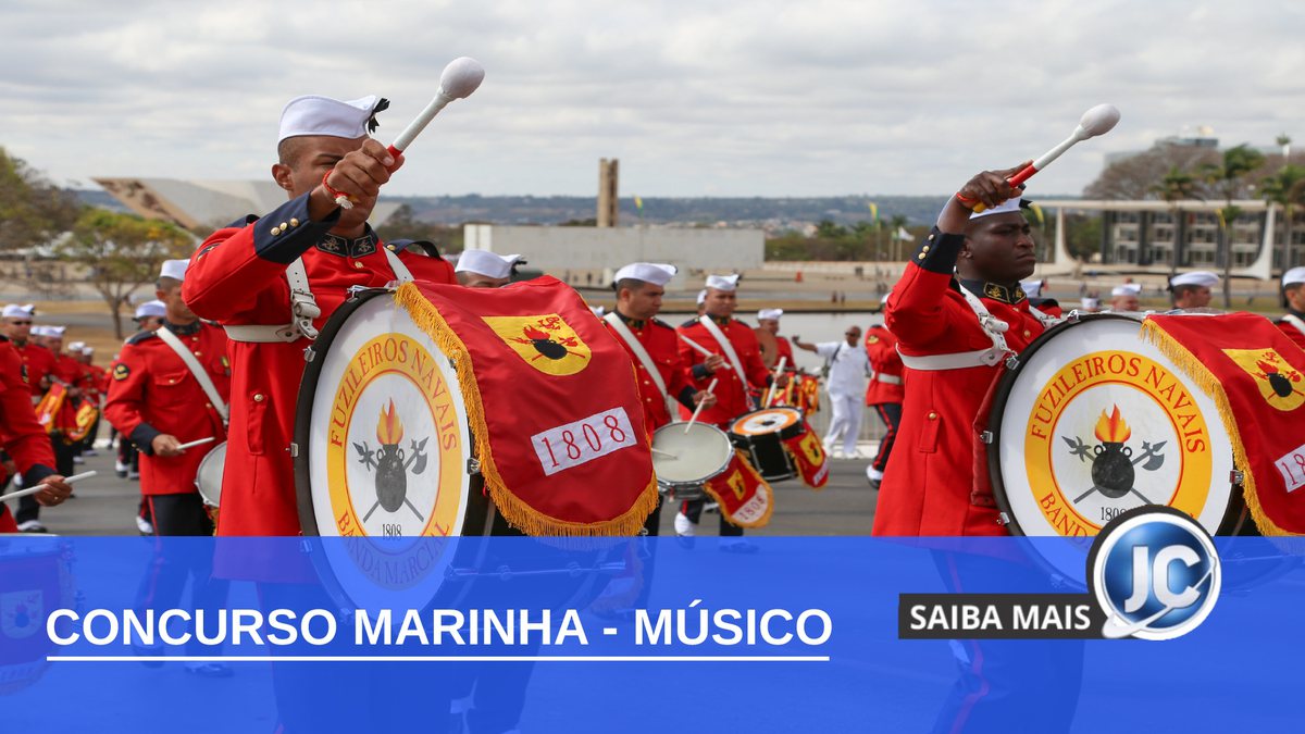Concurso Marinha - músicos do Corpo de Fuzileiros Navais durante apresentação em desfile