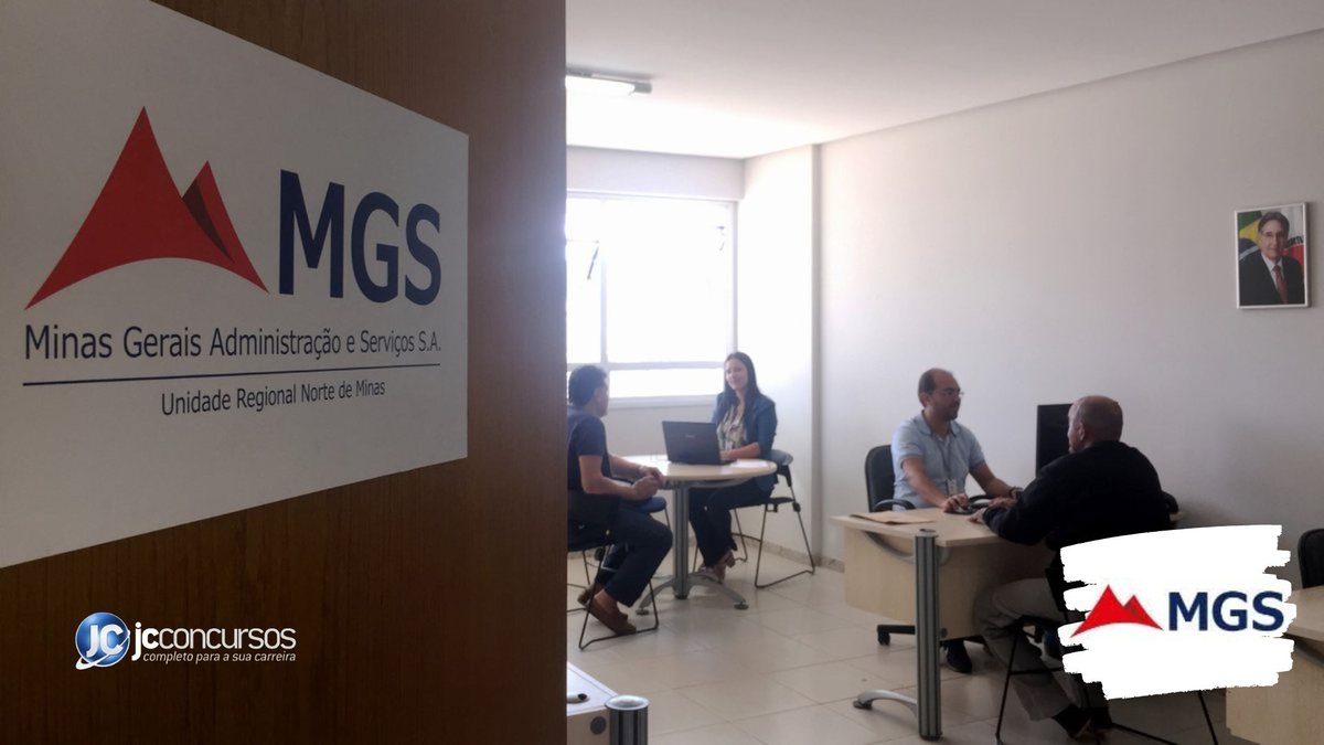 Concurso da MGS: funcionários realizam atendimento em unidade da Minas Gerais Administração e Serviços