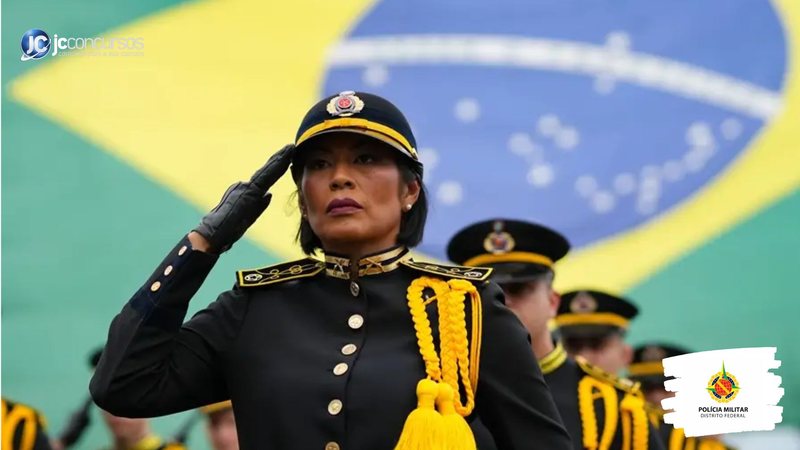 Concurso da PM DF: oficiais perfilados durante solenidade