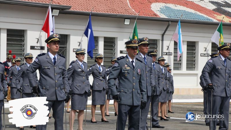 Concurso da PM SP: alunos-oficiais durante solenidade na Academia do Barro Branco