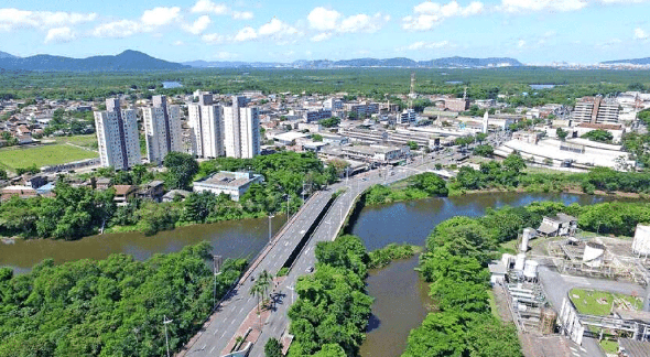 Concurso Prefeitura de Cubatão: cidade da Baixada Santista vista do alto - Divulgação