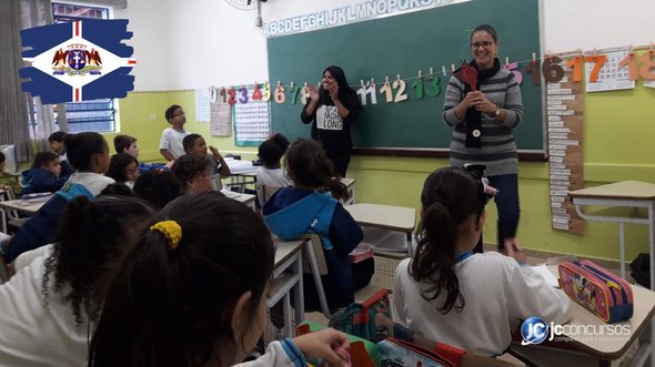 Concurso da Prefeitura de Guarulhos: estudantes durante atividade em sala de aula - Divulgação