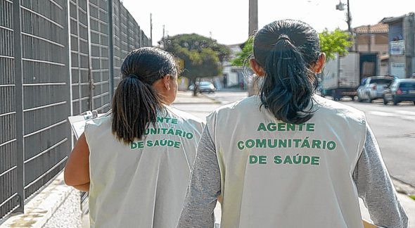 Concurso da Prefeitura de Santana de Parnaíba: agentes durante visitas domiciliares - Divulgação/PMJ