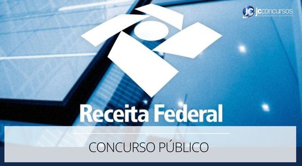 Prédio da Receita Federal ao fundo com logo do órgão sobreposto - Divulgação