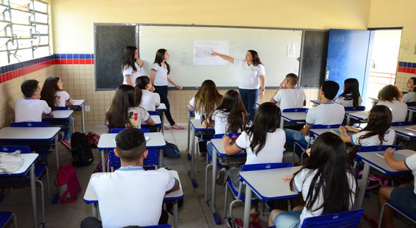 None - Concurso SEE PE: alunos em sala de aula: Divulgação