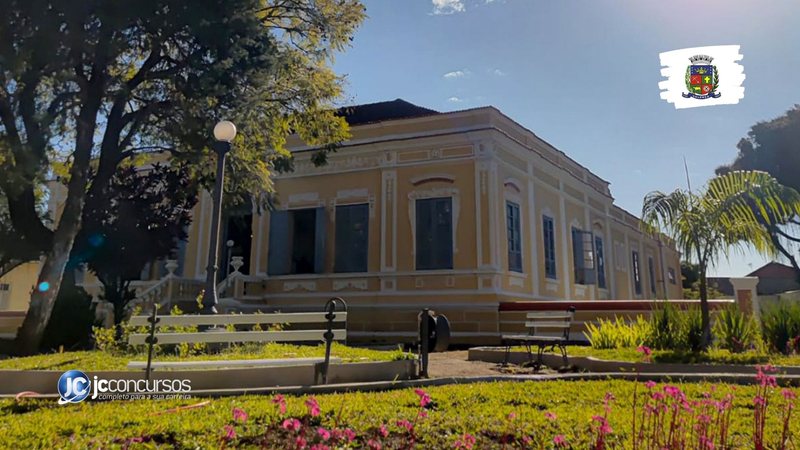 Concurso Valença RJ: fachada do prédio histórico sede da Secretaria Municipal de Educação