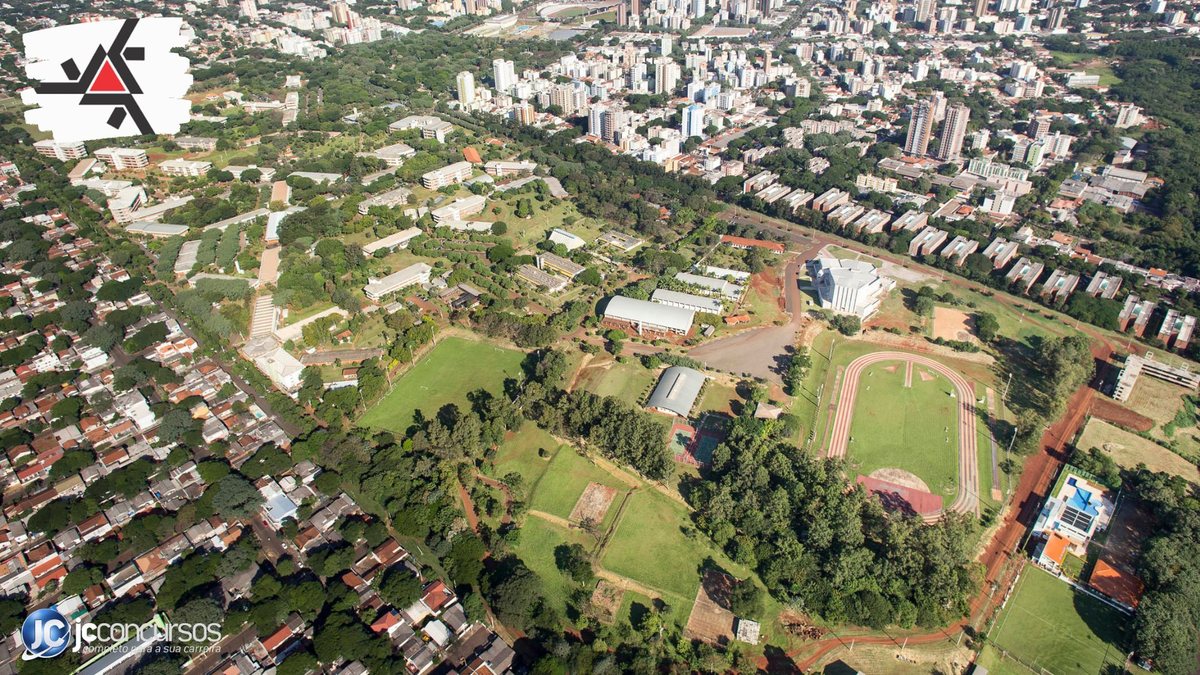 Concurso da UEM PR: vista aérea da Universidade Estadual de Maringá