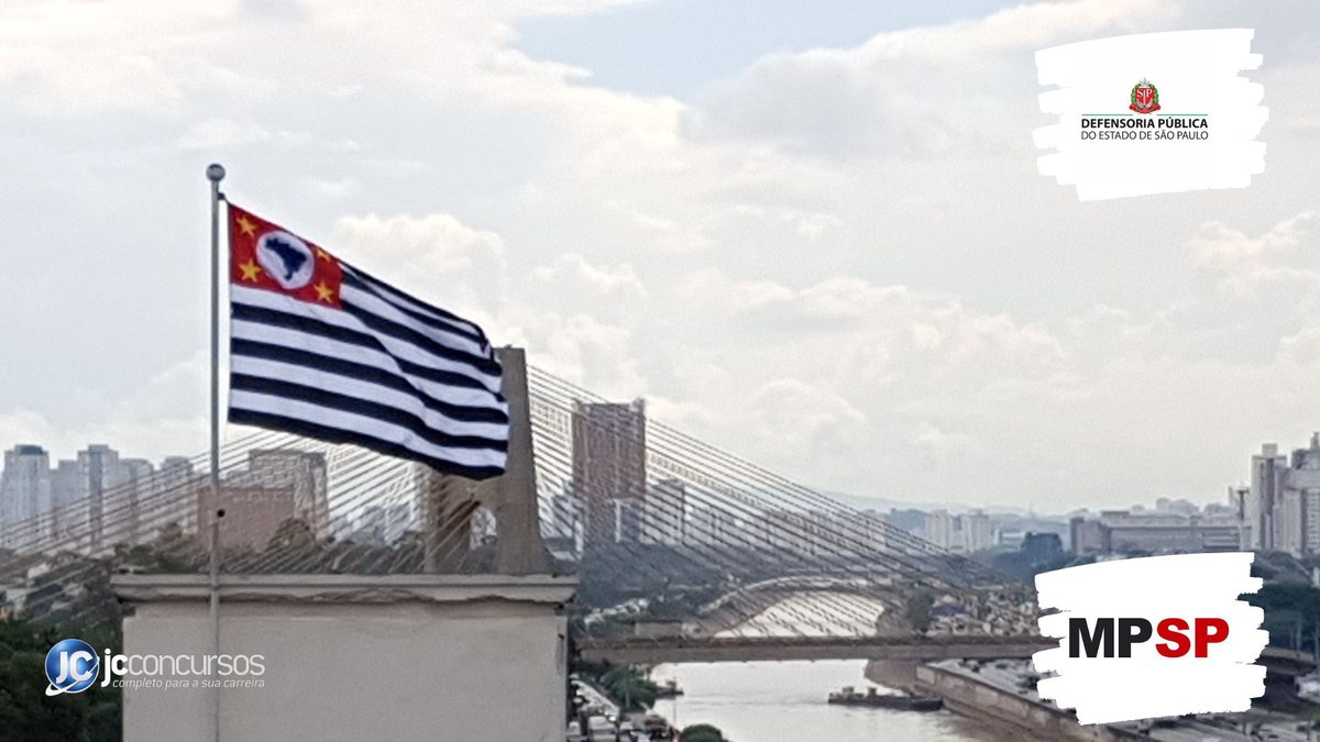 Bandeira do estado de São Paulo hasteada na Ponte das Bandeiras, na capital paulista - Divulgação
