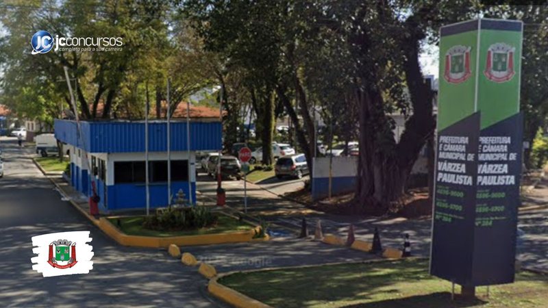 Processo seletivo da Prefeitura de Várzea Paulista: entrada no prédio do Executivo