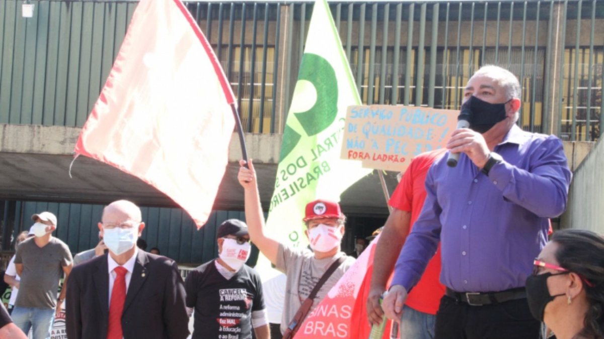 Centrais sindicais realizam protesto contra a reforma administrativa