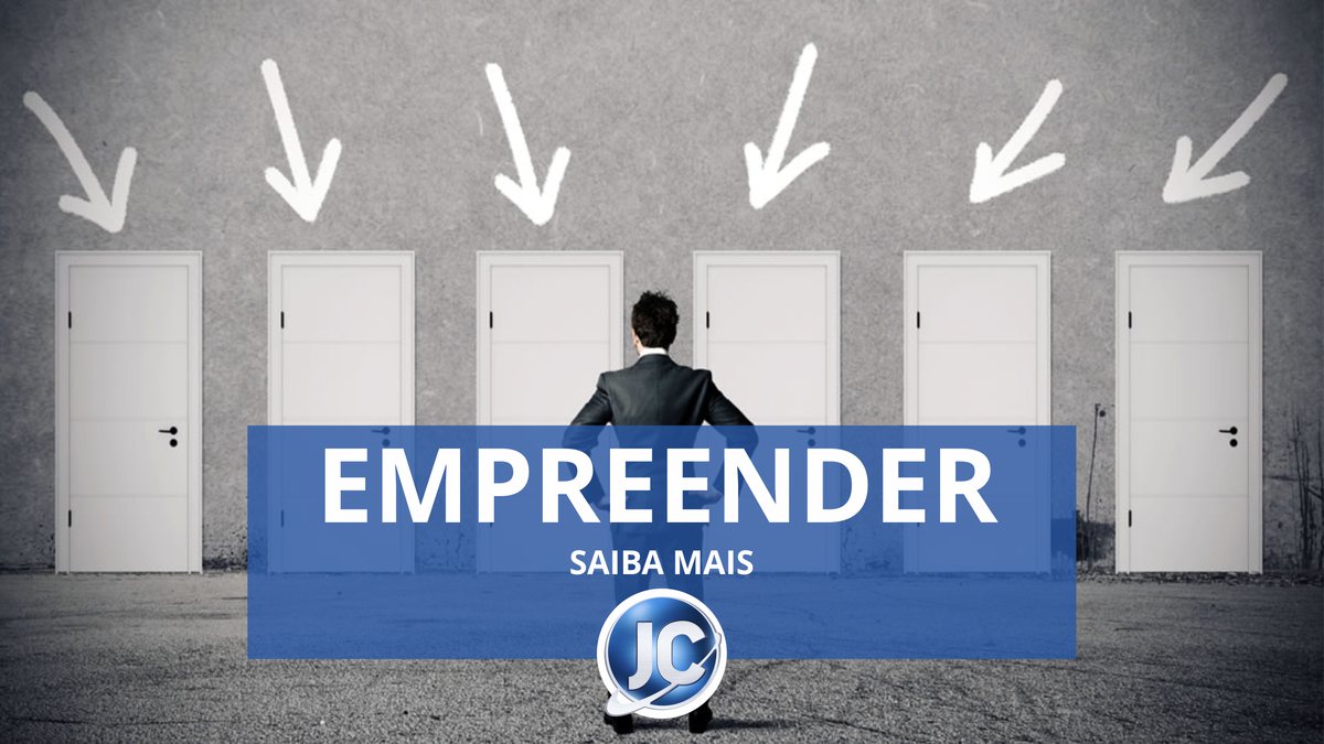 Empreendedorismo. Homem precisa fazer escolha por qual porta seguir. - imagem