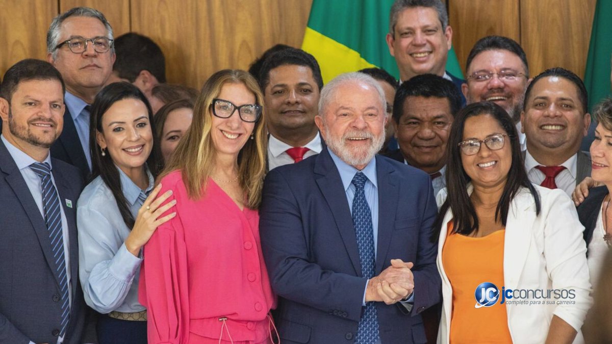 Governo lança aplicativo para monitorar obras paralisadas no país - Agência Brasil - Novo PAC