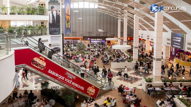 Grand Plaza Shopping tem diversas vagas abertas - Divulgação