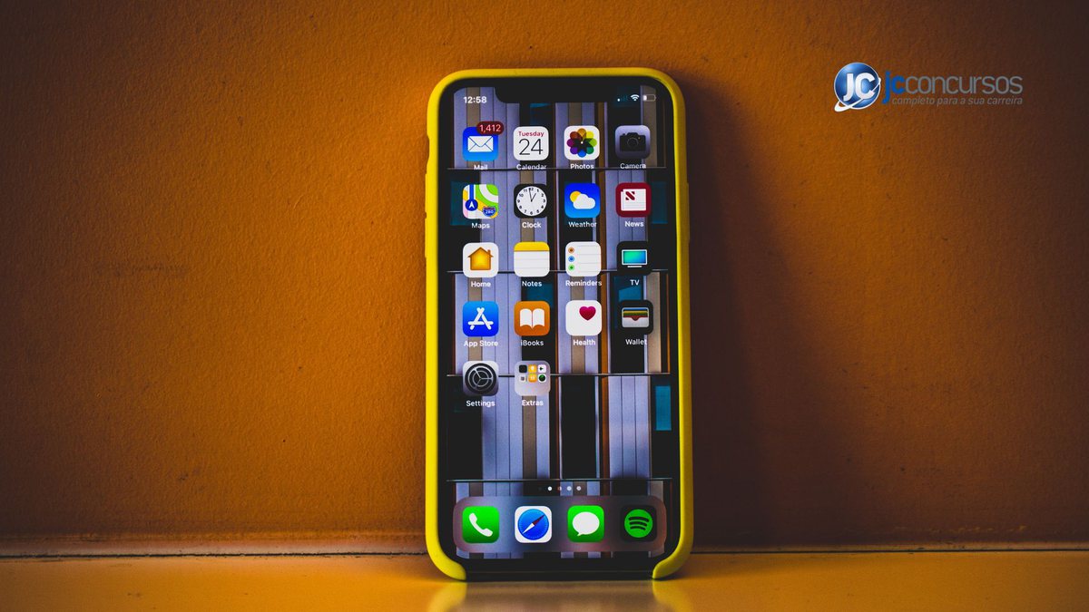 Um celular iPhone - Canva - Ministério da Justiça aplica multa na Apple