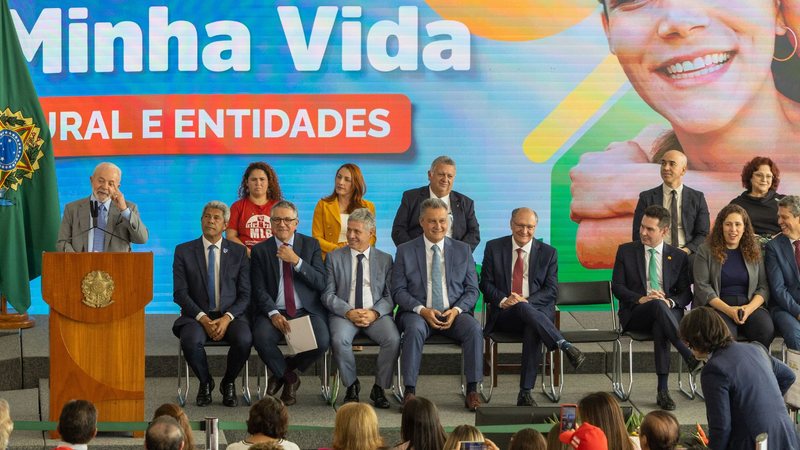 Presidente Luiz Inácio Lula da Silva (PT) durante lançamento de novas moradias - Agência Brasil