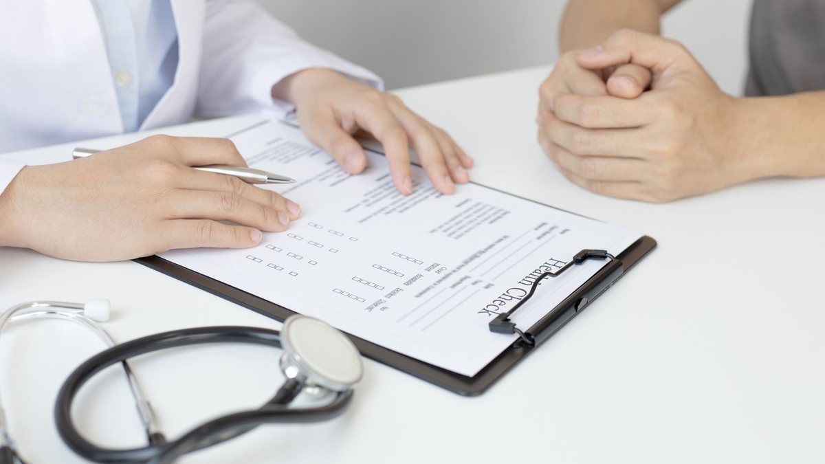 Planos de saúde mais caros: médico analisa formulário - Divulgação
