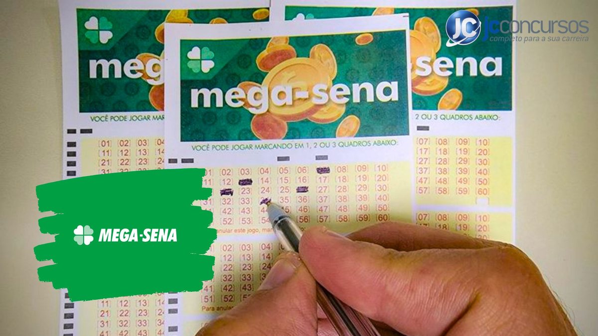 Homem marca números em volante da Mega-Sena - Agência Brasil
