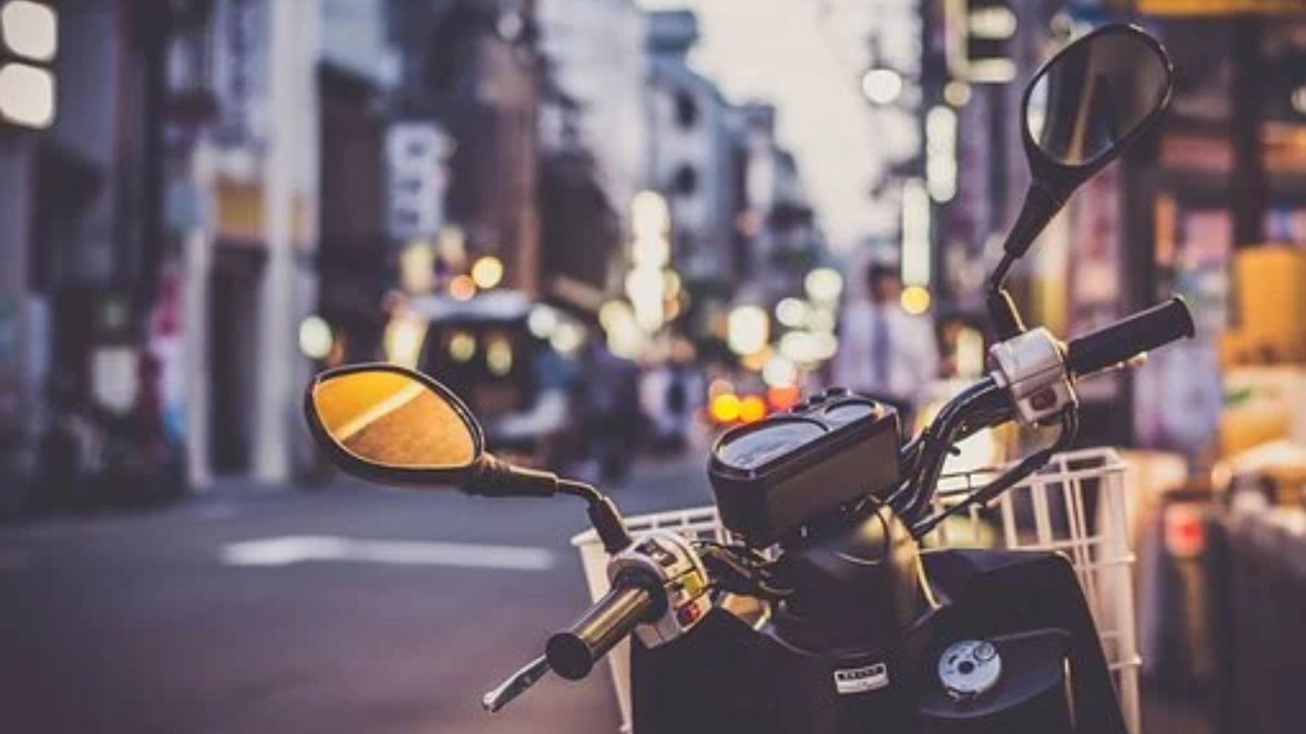 Motocicleta estacionada - Pixabay