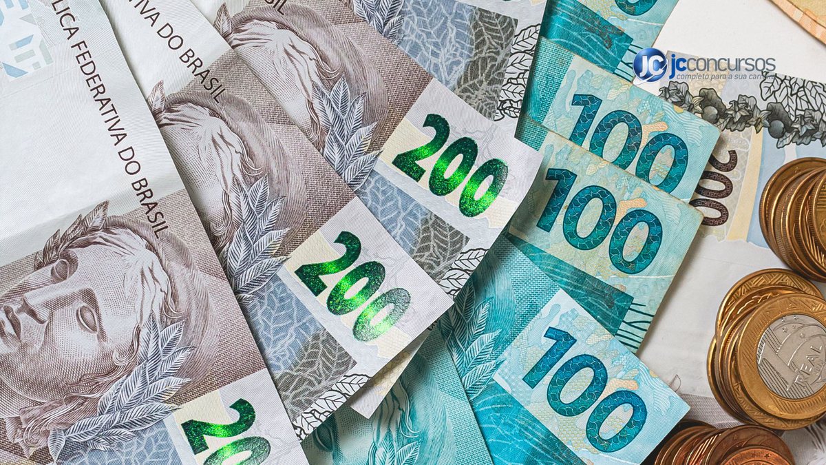 Notas de dinheiro - Canva - Orçamento do governo de SP em 2023
