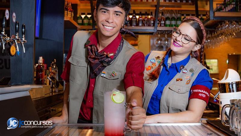Jovens aprendizes do Outback - Divulgação Outback