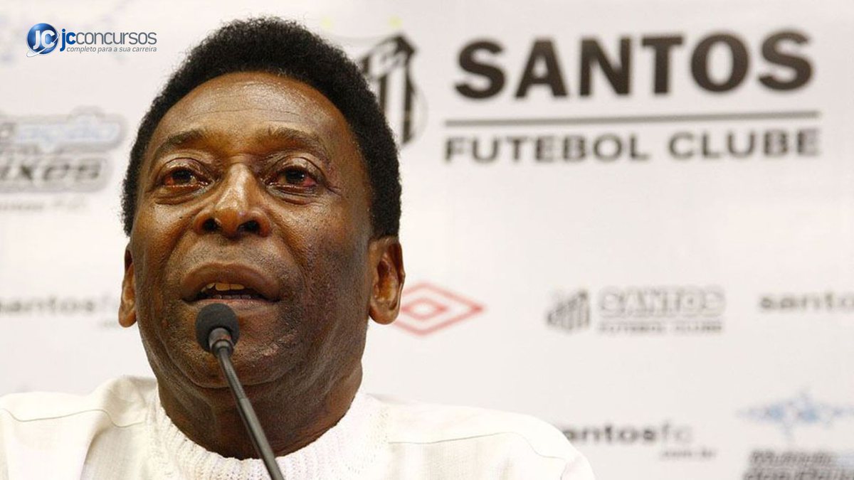 O ex-jogador de futebol, Rei Pelé, fala ao microfone - Divulgação