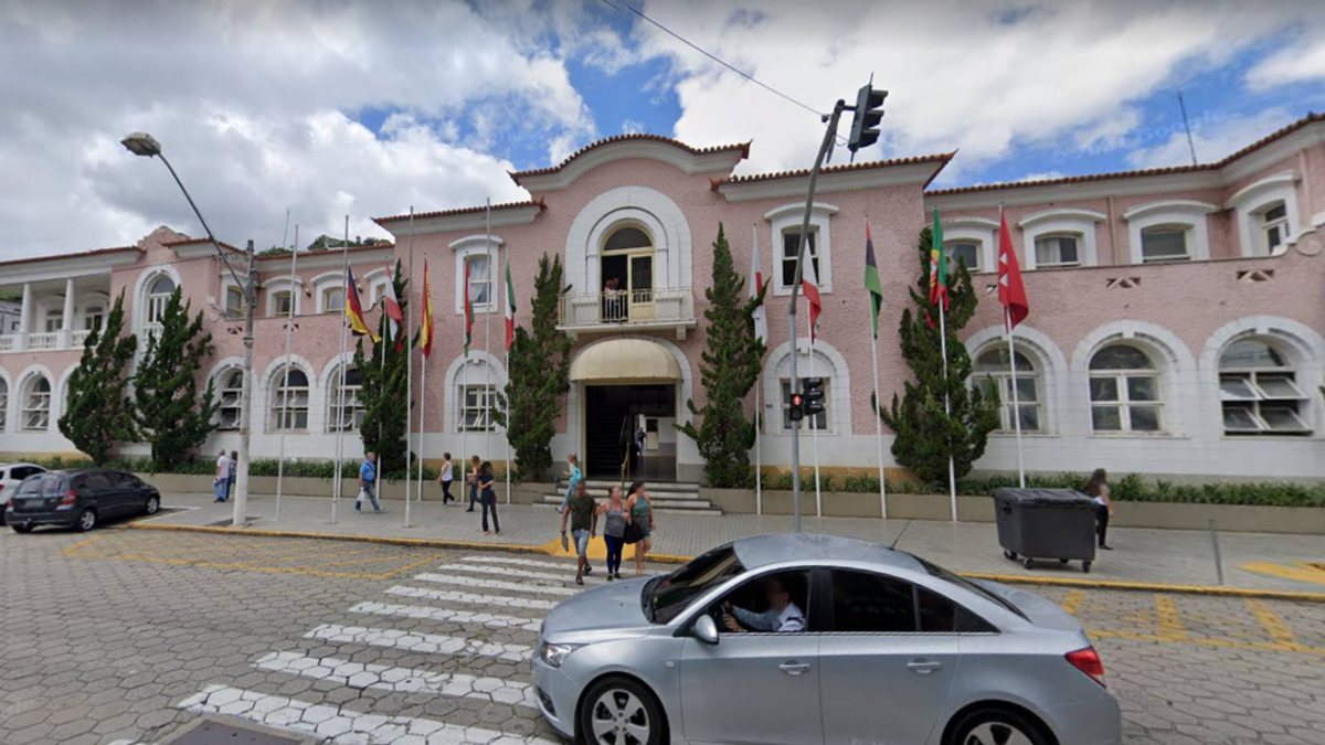 Concurso Prefeitura Nova Friburgo RJ: prefeito anuncia nova seleção para 2.698 vagas