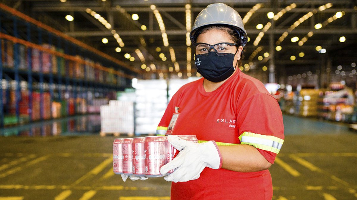 Solar Coca-Cola oferta vagas de emprego exclusivas para mulheres no Ceará